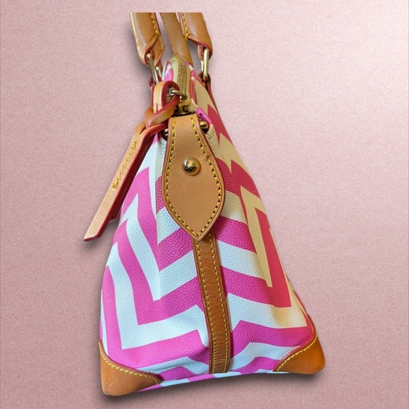 Authentic Dooney & Bourke Pink White Chevron Satchel Tote Strap Barbie Girly Y2K - Picture 7 of 16